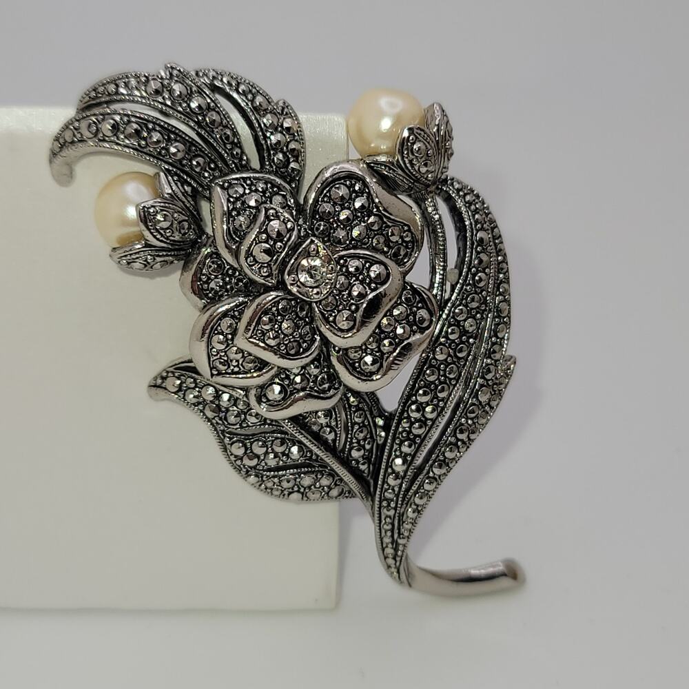 Vintage Kenneth J Lane for Avon Silver-tone Floral Spray Brooch